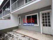 Casa com 3 Quartos e 2 banheiros à Venda, 87 m² por R$...