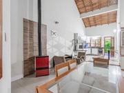 Casa com 3 Quartos e 2 banheiros Bairro Mont Serrat em...