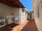 Casa com 3 Quartos e 2 banheiros para Alugar, 193 m² por...