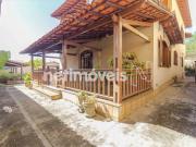 Casa com 3 Quartos e 2 banheiros para Alugar, 274 m² por...