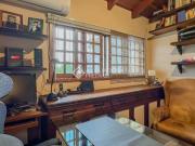 CASA COM 3 QUARTOS E 2 SUITES E 04 VAGAS