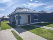 Casa com 3 Quartos e 3 banheiros à Venda, 100 m² por R$...