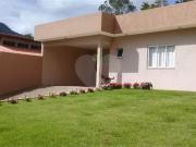 Casa com 3 Quartos e 3 banheiros à Venda, 130 m² por R$...