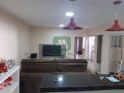 Casa com 3 Quartos e 3 banheiros à Venda, 130 m² por R$...