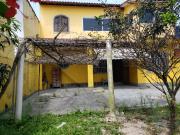 Casa com 3 Quartos e 3 banheiros à Venda, 135 m² por R$...