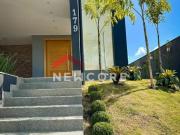 Casa com 3 Quartos e 3 banheiros à Venda, 176 m² por R$...