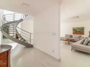 Casa com 3 Quartos e 3 banheiros à Venda, 179 m² por R$...