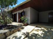 Casa com 3 Quartos e 3 banheiros à Venda, 184 m² por R$...