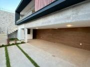 Casa com 3 Quartos e 3 banheiros à Venda, 184 m² por R$...