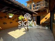 Casa com 3 Quartos e 3 banheiros à Venda, 185 m² por R$...