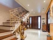Casa com 3 Quartos e 3 banheiros à Venda, 209 m² por R$...