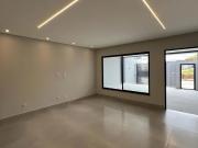 Casa com 3 Quartos e 3 banheiros à Venda, 235 m² por R$...