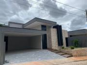 Casa com 3 Quartos e 3 banheiros à Venda, 260 m² por R$...