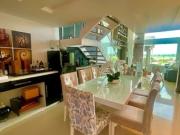 Casa com 3 Quartos e 3 banheiros à Venda, 280 m² por R$...