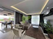 Casa com 3 Quartos e 3 banheiros à Venda, 300 m² por R$...