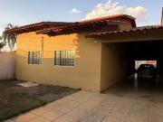 Casa com 3 Quartos e 3 banheiros à Venda, 363 m² por R$...