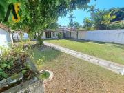 Casa com 3 Quartos e 3 banheiros à Venda, 370 m² por R$...
