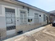 Casa com 3 Quartos e 3 banheiros à Venda, 76 m² por R$...