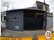 Casa com 3 Quartos e 4 banheiros à Venda, 165 m² por R$...