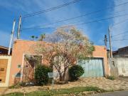 Casa com 3 Quartos e 4 banheiros à Venda, 170 m² por R$...
