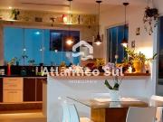 Casa com 3 Quartos e 4 banheiros à Venda, 200 m² por R$...