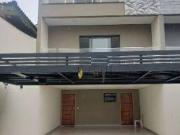 Casa com 3 Quartos e 4 banheiros à Venda, 210 m² por R$...