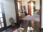Casa com 3 Quartos e 4 banheiros à Venda, 218 m² por R$...