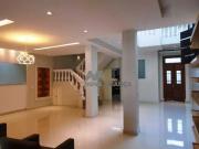 Casa com 3 Quartos e 4 banheiros à Venda, 340 m² por R$...
