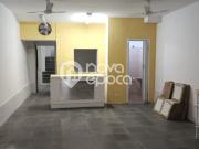 Casa com 3 Quartos e 4 banheiros à Venda, 343 m² por R$...