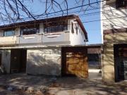 Casa com 3 Quartos e 4 banheiros à Venda, 350 m² por R$...