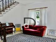 Casa com 3 Quartos e 4 banheiros à Venda, 350 m² por R$...