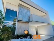 Casa com 3 Quartos e 4 banheiros à Venda, 360 m² por R$...