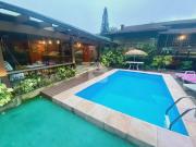 Casa com 3 Quartos e 4 banheiros à Venda, 975 m² por R$...