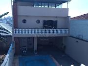 Casa com 3 Quartos e 5 banheiros à Venda, 170 m² por R$...