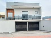 Casa com 3 Quartos e 5 banheiros à Venda, 180 m² por R$...