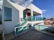 Casa com 3 Quartos e 5 banheiros à Venda, 273 m² por R$...