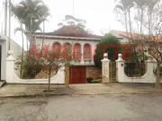 Casa com 3 Quartos e 5 banheiros à Venda, 315 m² por R$...