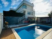 Casa com 3 Quartos e 5 banheiros à Venda, 550 m² por R$...