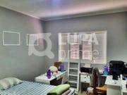 CASA COM 3 QUARTOS E 5 VAGAS DE GARAGEM À VENDA NA...