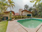 Casa com 3 Quartos e 6 banheiros à Venda, 333 m² por R$...