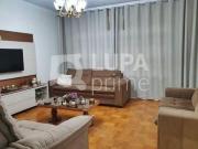 CASA COM 3 QUARTOS E 8 VAGAS DE GARAGEM À VENDA NA VILA...