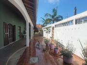 Casa com 3 quartos e espaço para piscina em Itanhaém