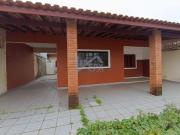 Casa com 3 quartos e espaço para piscina em Itanhaém