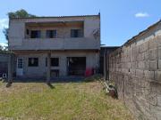 Casa com 3 quartos e espaço para piscina em Itanhaém