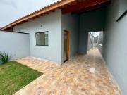 Casa com 3 quartos e espaço para piscina em Peruíbe