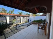 Casa com 3 quartos e espaço para piscina em Peruíbe