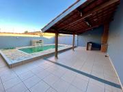 Casa com 3 quartos e piscina em Peruíbe