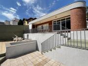 Casa com 3 quartos, edícula, 3 vagas, salão de festas,...