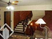 Casa com 3 quartos, lareira e churrasqueira no bairro...