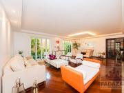 Casa com 3 Quartos para alugar, 411 m² por R$ 13.480/mês...